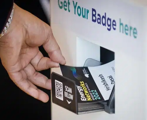 مركز طباعة البطاقات الذاتية